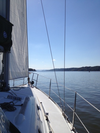 Nyack Boat Club Cruising Fleet. Sailing Tortuga Along the Hudson.